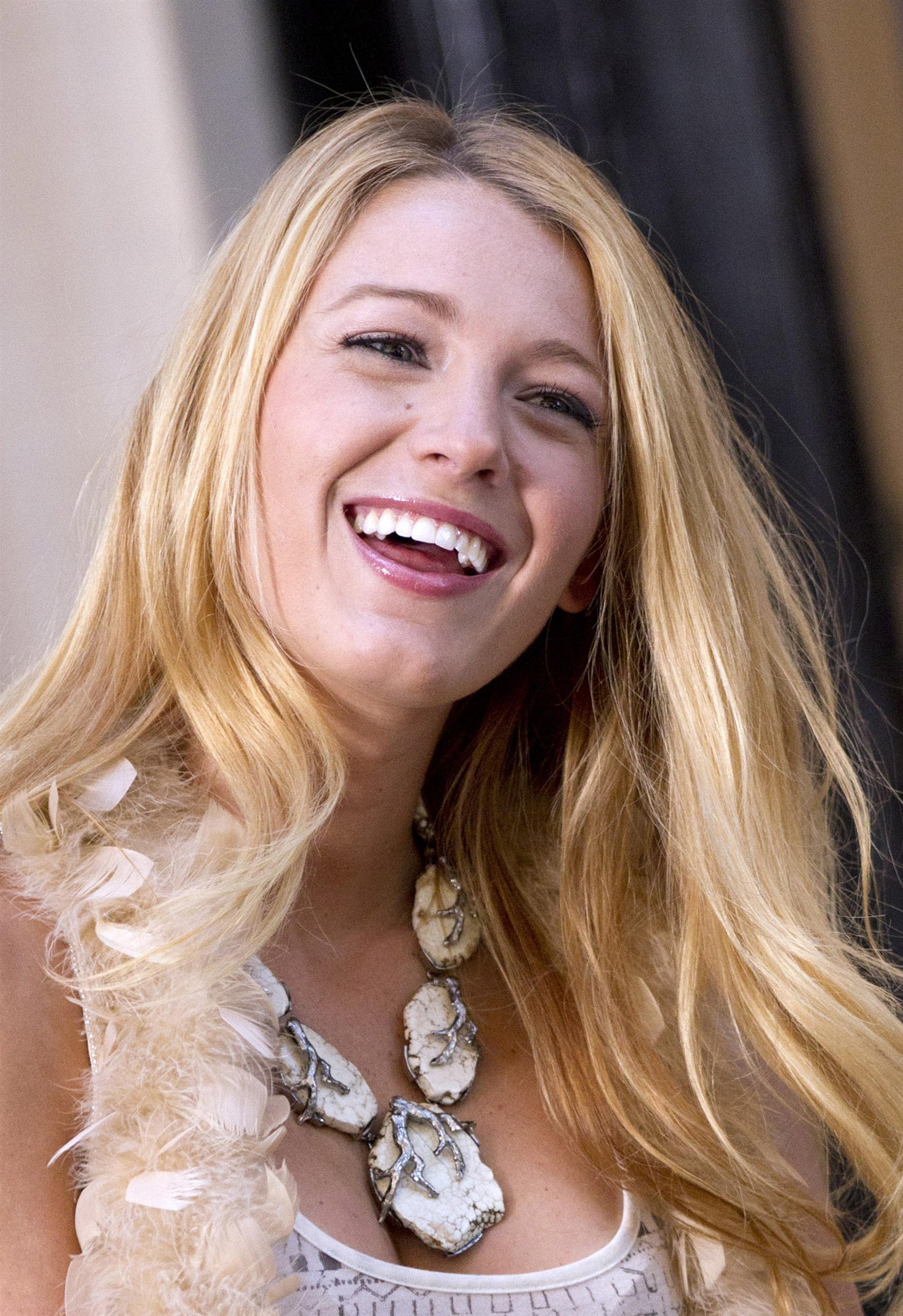 Blake Lively on the set of 'Gossip Girl' shooting on location | Picture 68594